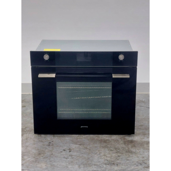 Smeg 70cm Linear Aesthetic Pyrolytic Built-In Oven SFPA7130N