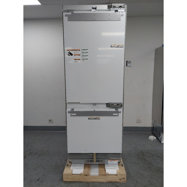 Fisher & Paykel Series 11 449L Integrated Refrigerator Freezer Right Hinge RS7621WRUK1