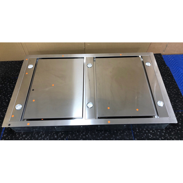Schweigen 120cm Ceiling Cassette Rangehood UM422012SP