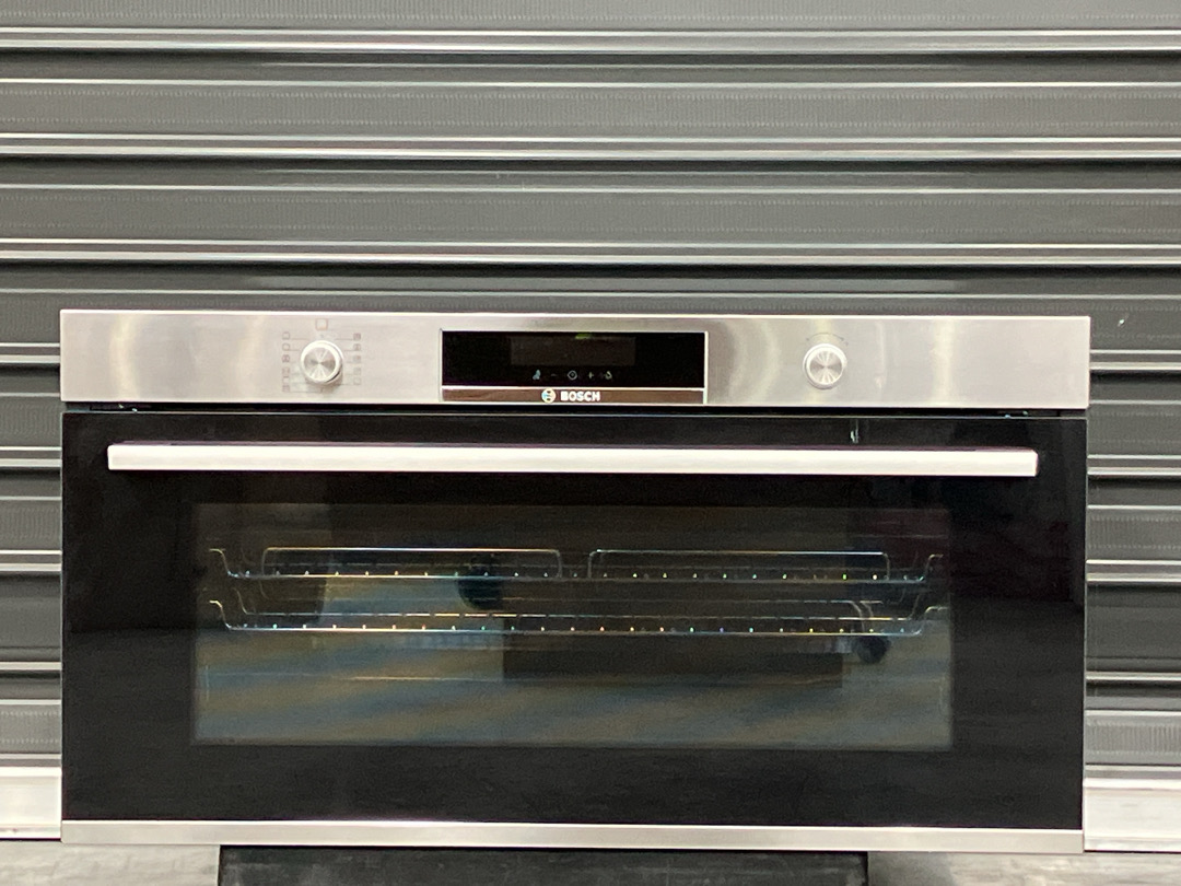 Bosch Serie 6 90cm Pyrolytic Built In Oven VBC578FS0 Home Clearance