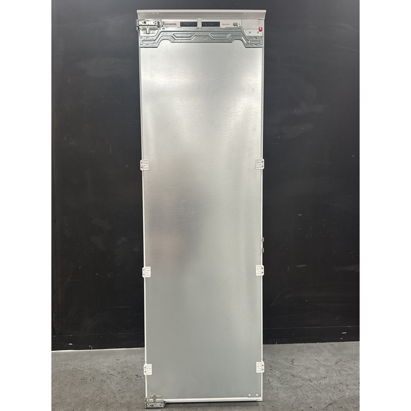Siemens 221L iQ500 Integrated Upright Frost Free Freezer GI81NAC30A