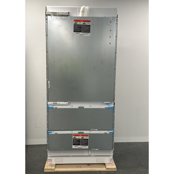 Sub-Zero Designer 595L Bottom Mount Fridge with Internal Dispenser and Ice Maker - Left Hinge ICBDET3650CIIDLH